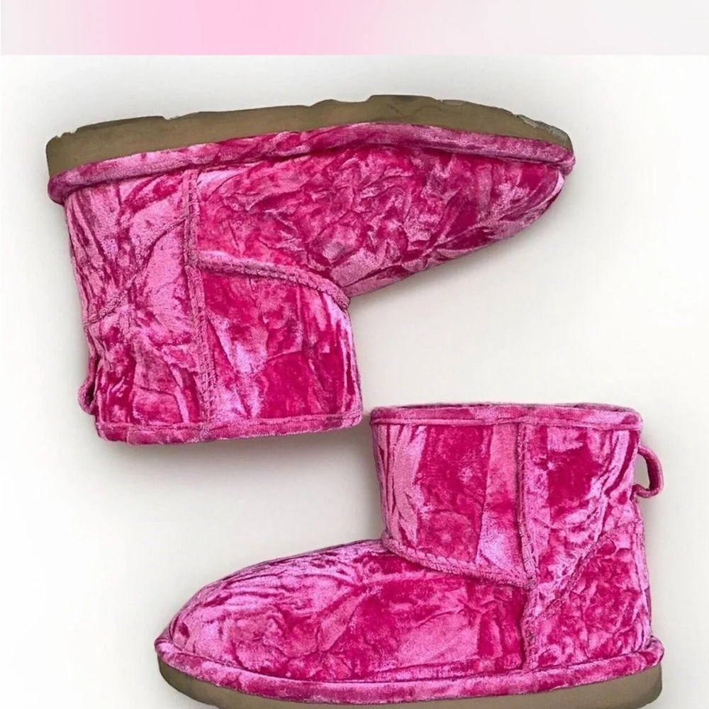 Uggs Crushed Velvet Classic Mini ll Hot Raspberry Pink 3 - Picture 5 of 8